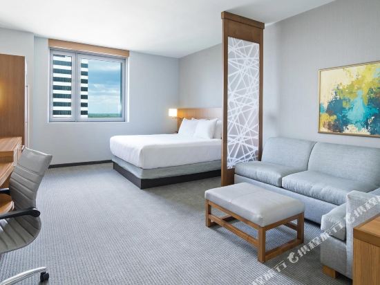Hyatt Place St. Petersburg / Downtown - Tap to explore photos