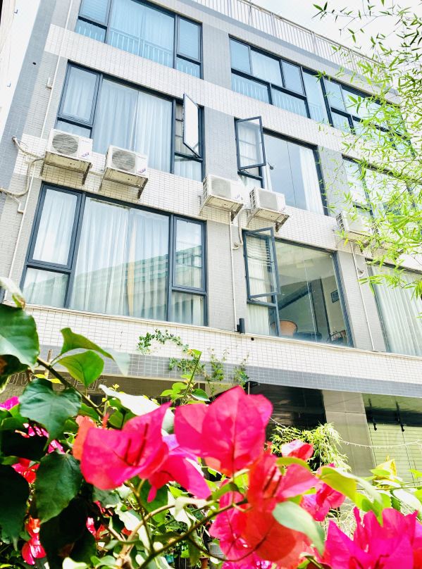 11YING apartment