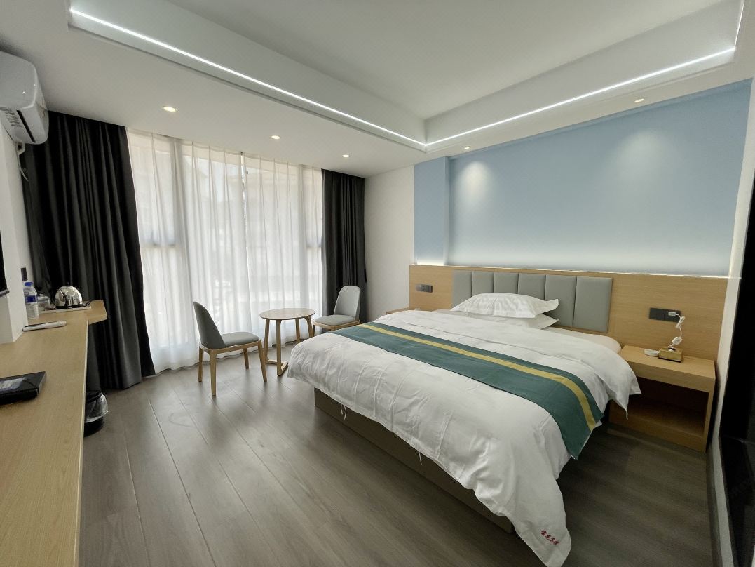Changting Baolong Business Hotel