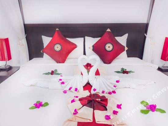 Phuket Monaburi Boutique Hotel - Tap to explore photos