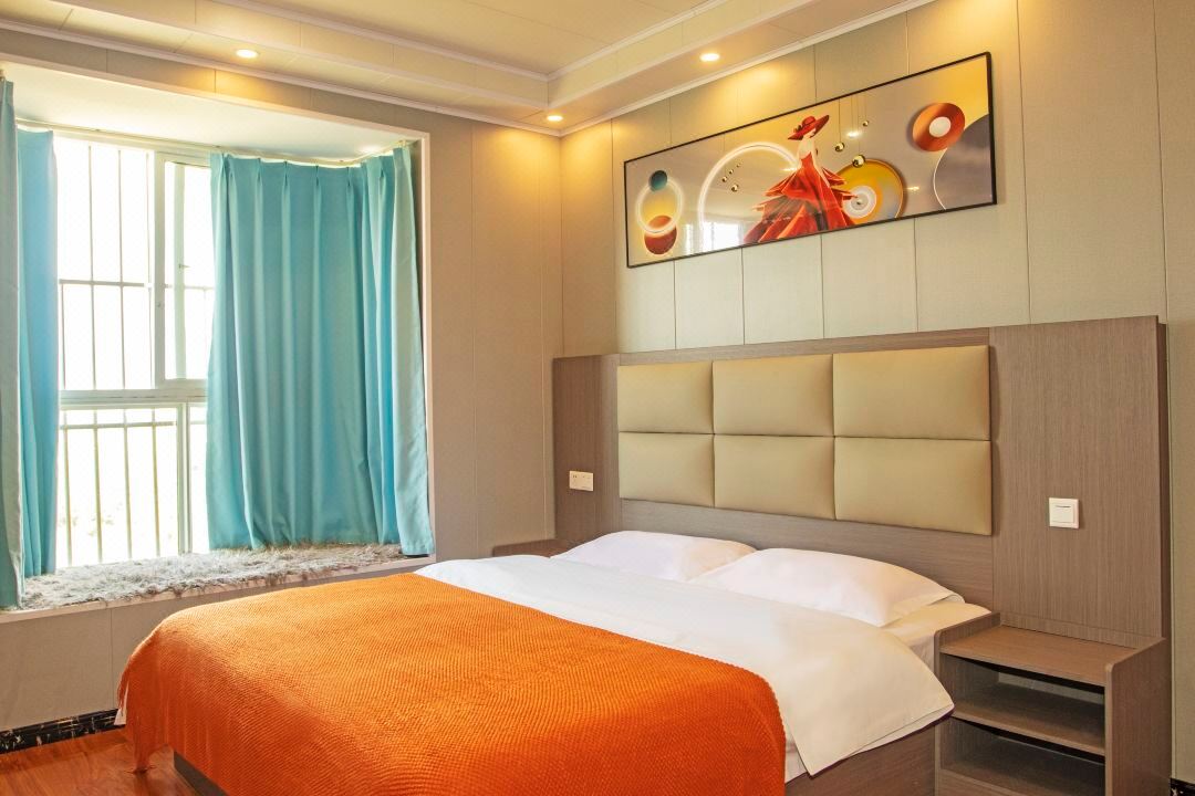 Bijie Lancrown Hotel