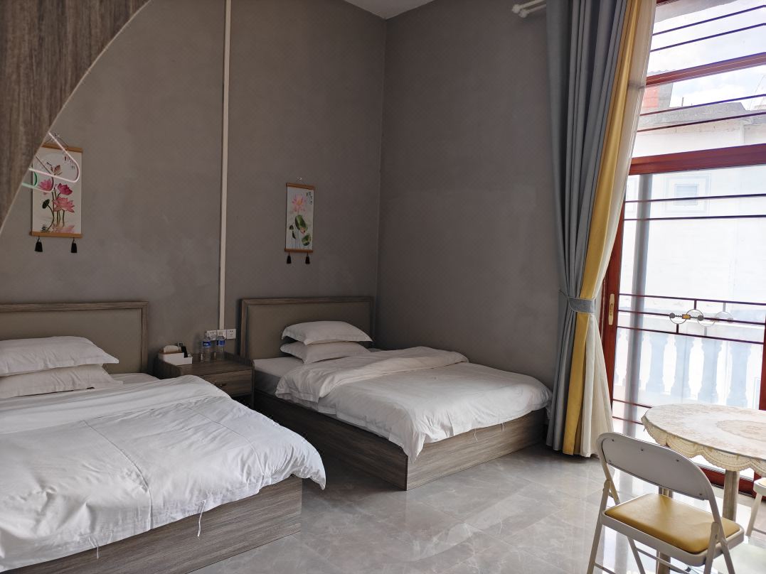 He Xiang night house