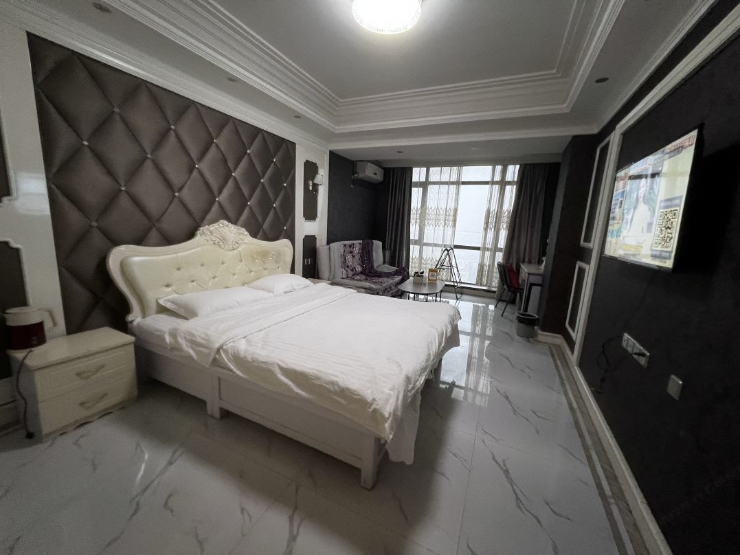 Luoyang Ruyueerzhi Homestay (Wangcheng Park)
