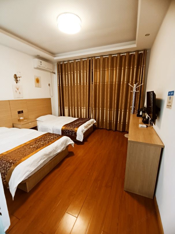 Ruyi Business Hotel