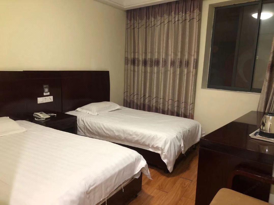 Yihao Express Hotel