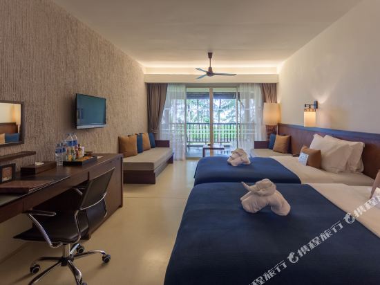 The Grand Southsea Khaolak Beach Resort - Tap to explore photos