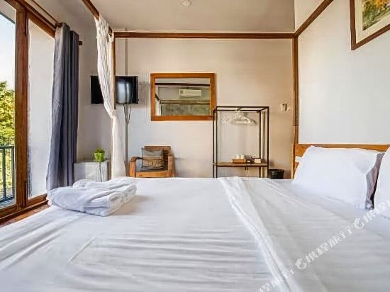 Sri Chiang Yeun Boutique House - Tap to explore photos