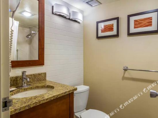 Comfort Inn Denver Central - Tap to explore photos