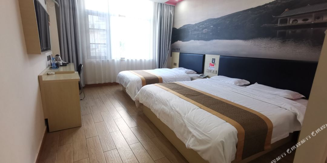 沃峰酒店(南昌红谷滩长江路地铁站店)