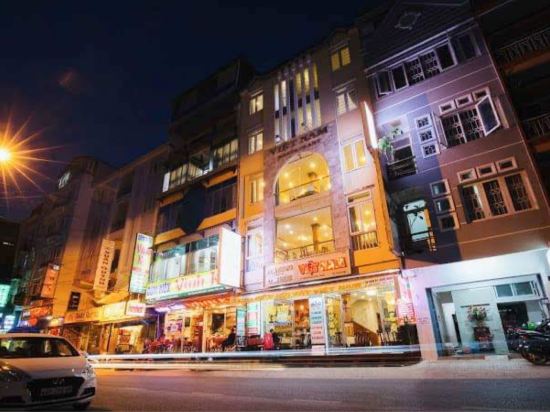 Vietnam Hotel Dalat - Tap to explore photos