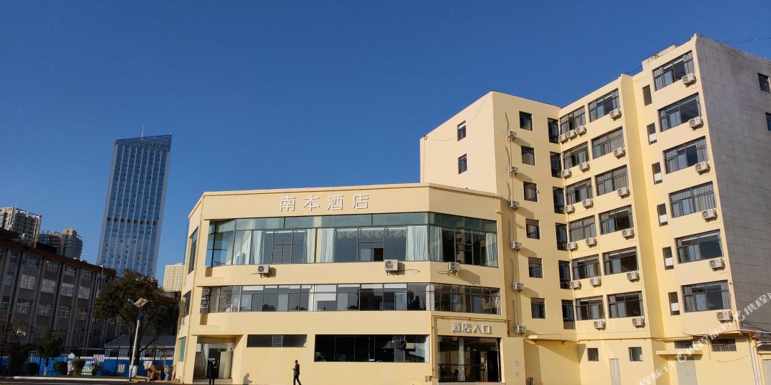 南本九点(昆明理工大学新迎校区店)