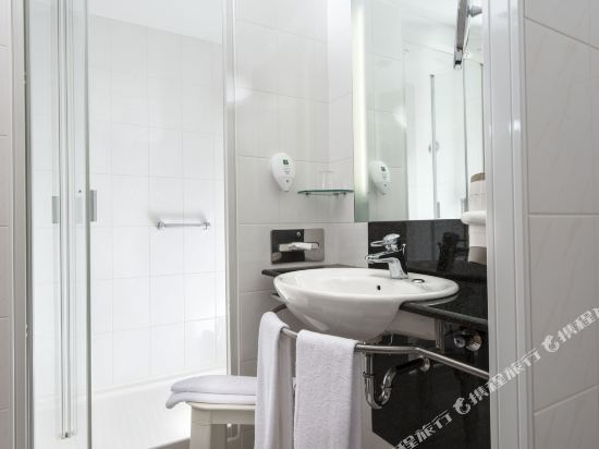 Radisson Blu Fürst Leopold Hotel Dessau - Tap to explore photos