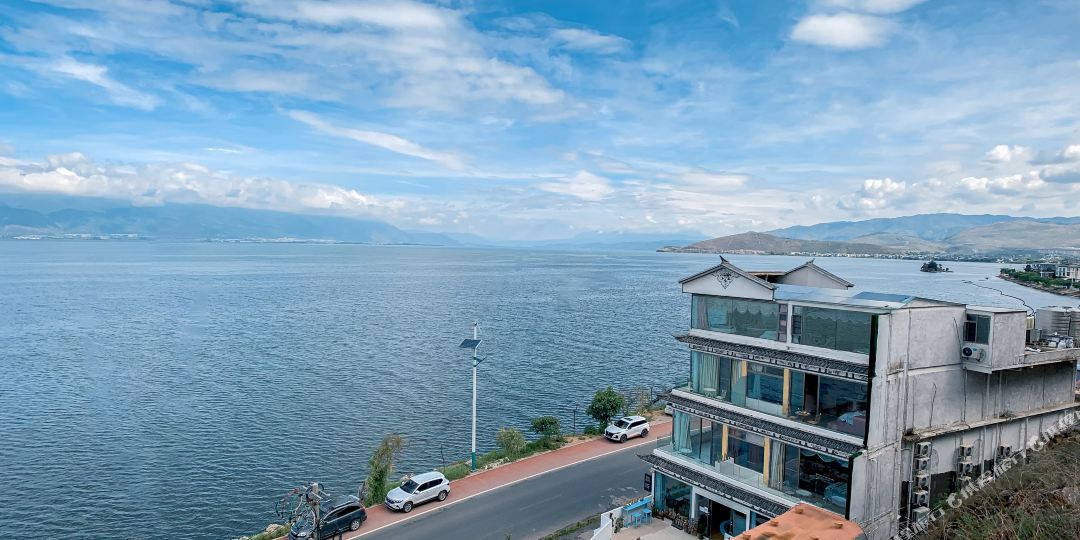 大理鹊听海景客栈