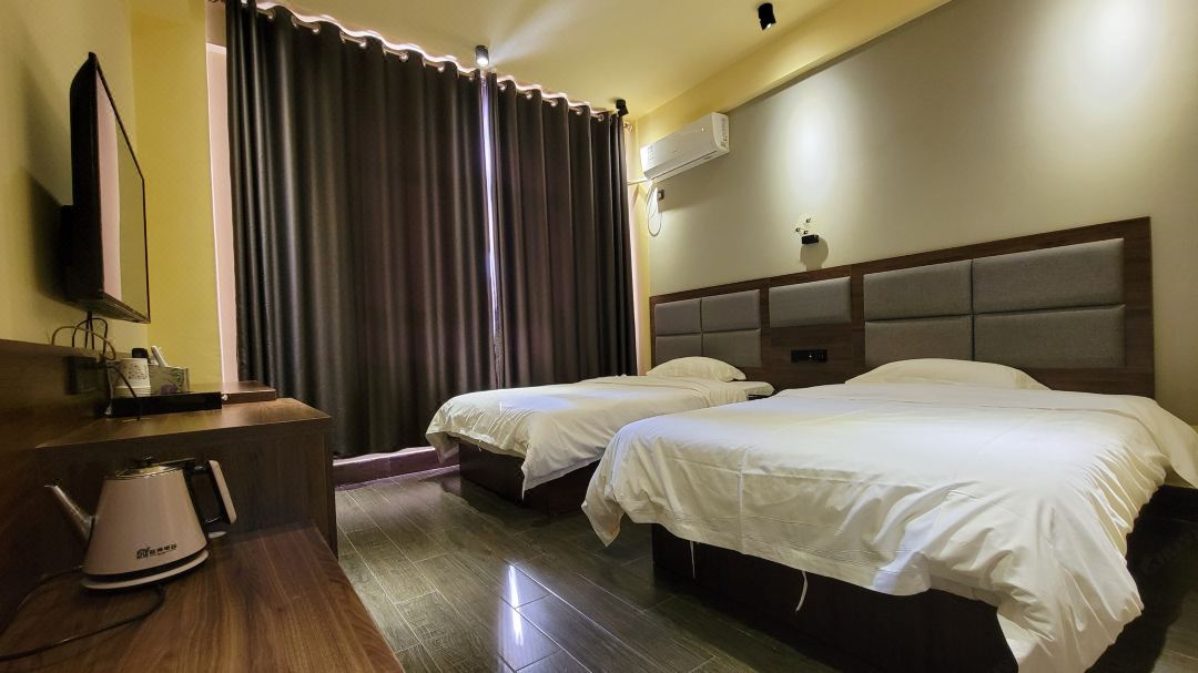 Dongxing Chengfeng Hotel