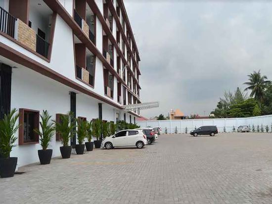 Grand Central Hotel Medan - Tap to explore photos