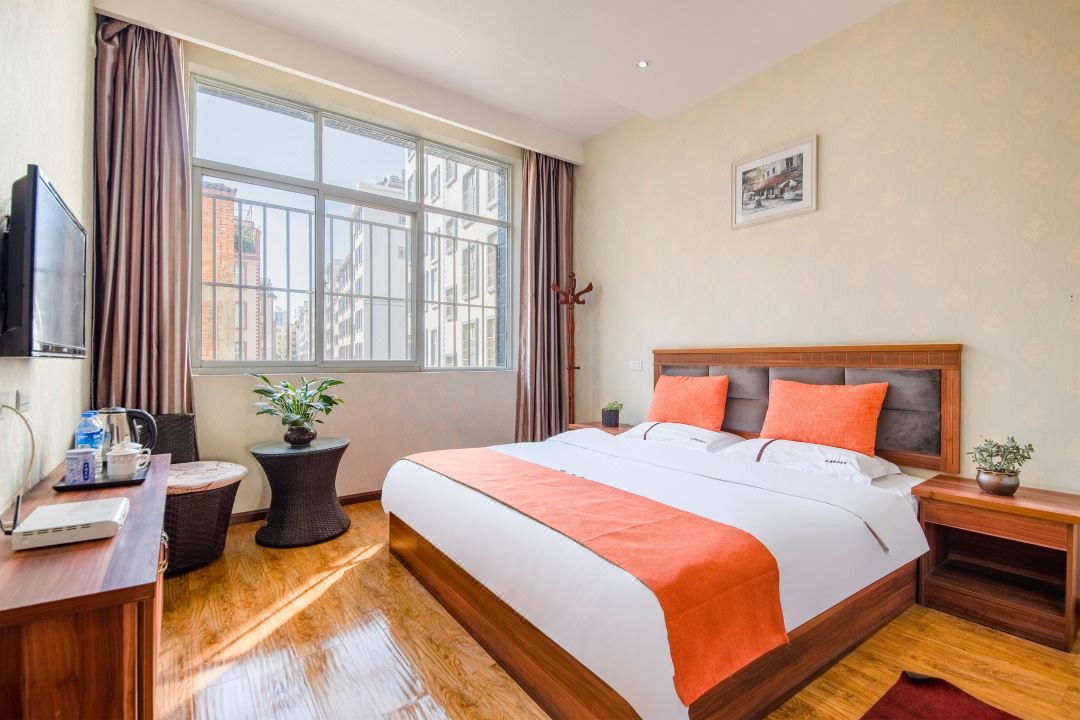 Qujing Kaijing Holiday Hotel
