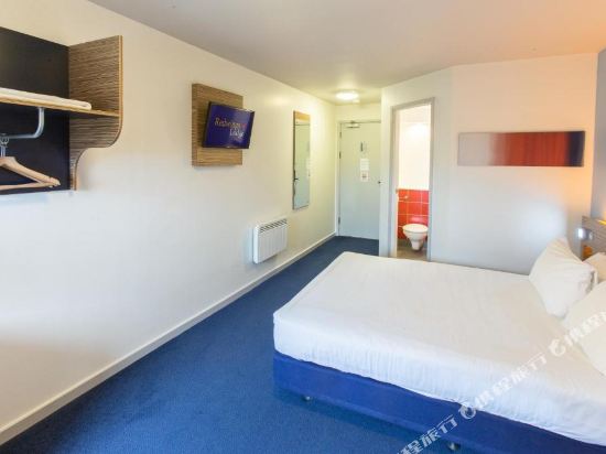 Garner Hotel Wolverhampton by IHG - Tap to explore photos