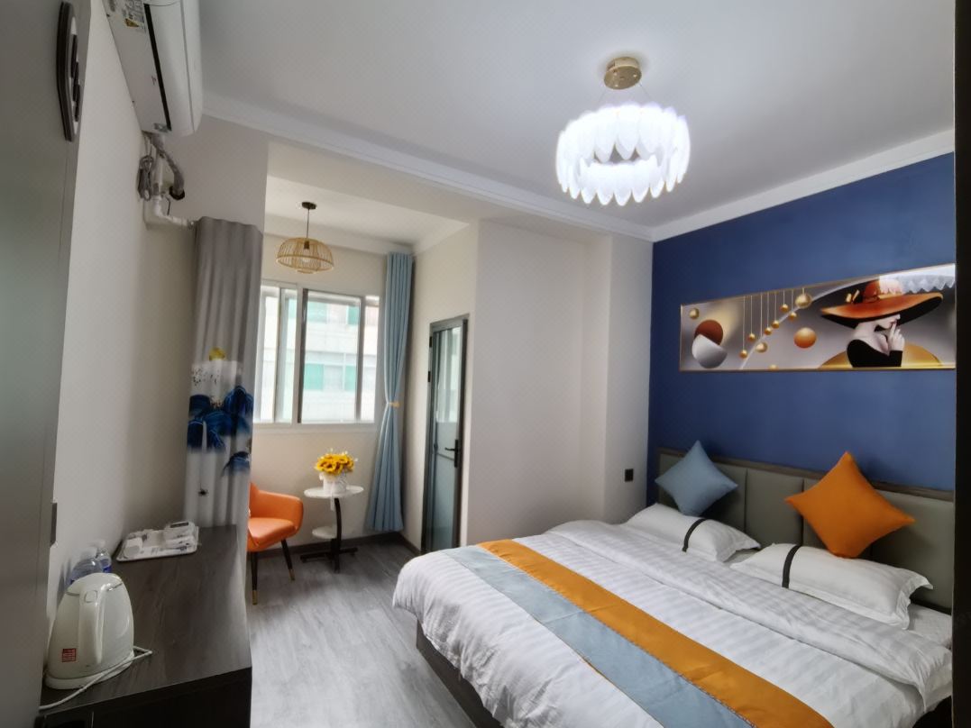 Starlight Selected Homestay (Taiyuan South Station East Square Branch)