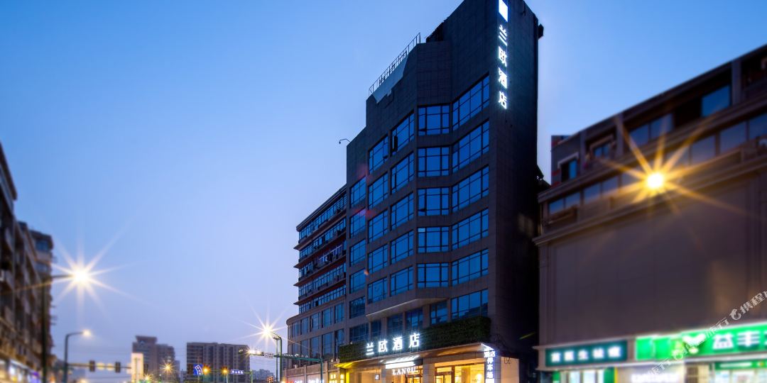 南欧酒店(南昌滕王阁八一馆地铁站店)