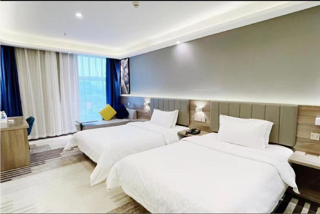 7 Days Premium Hotel (Chengdu East Railway Station West Square Subway Station)