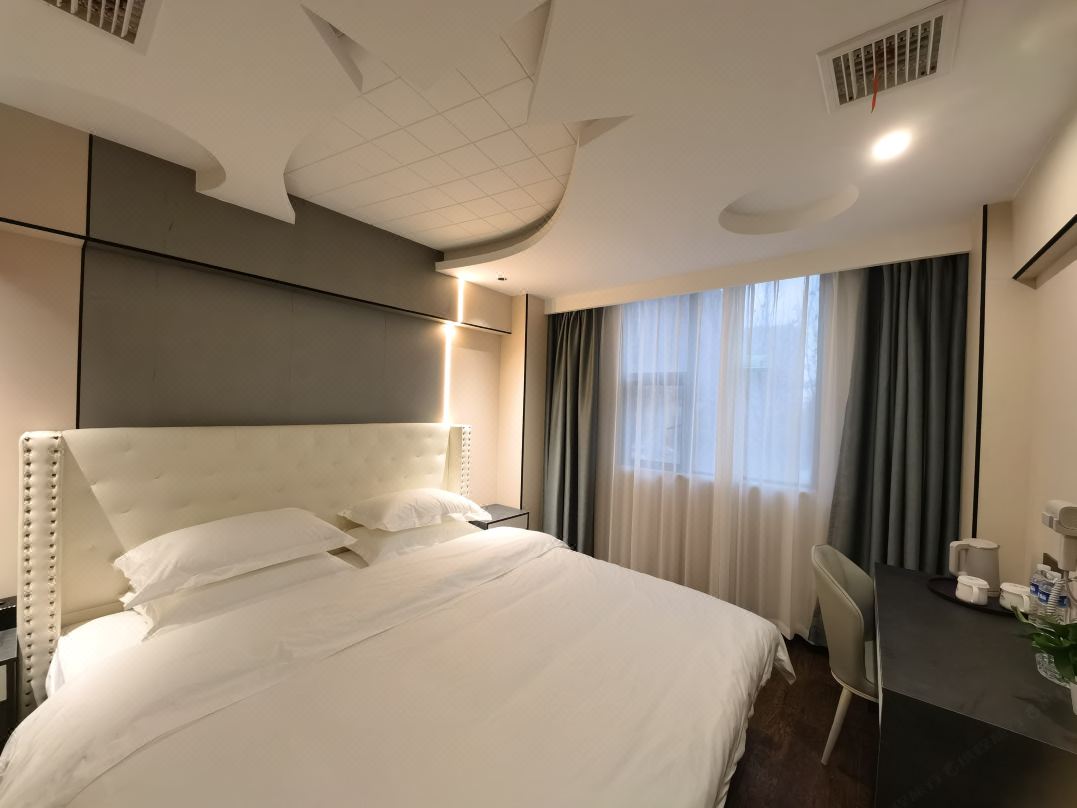 Roman holiday theme hotel(Suzhou Wuyue Plaza store)