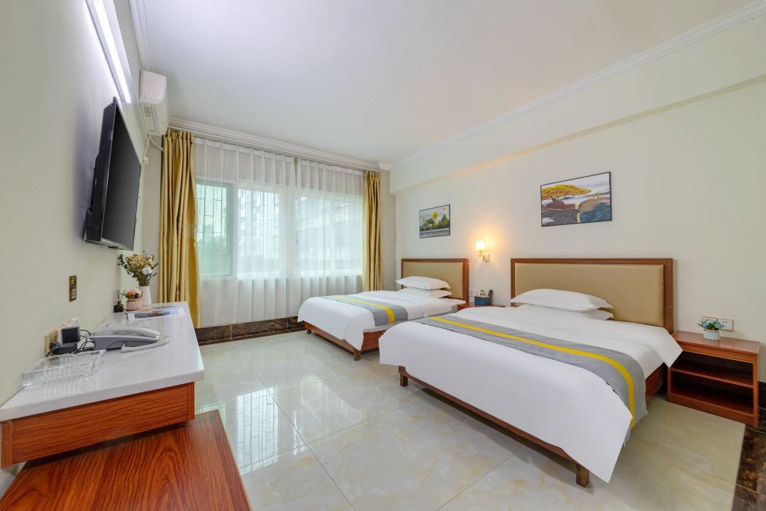 Xiaomuyun Hotel (Haikou Riyue Square)
