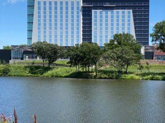 Omni Viking Lakes Hotel - Tap to explore photos
