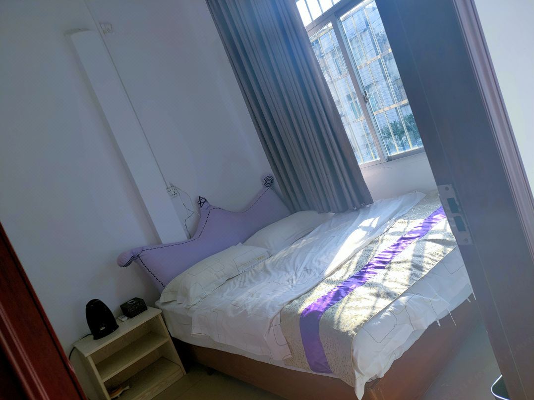 Hongda Hotel (Beihai Beibuwan Square)