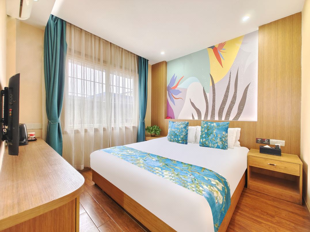 Pai Hotel (Ziyang Changhong Square Subway Station Macy's)