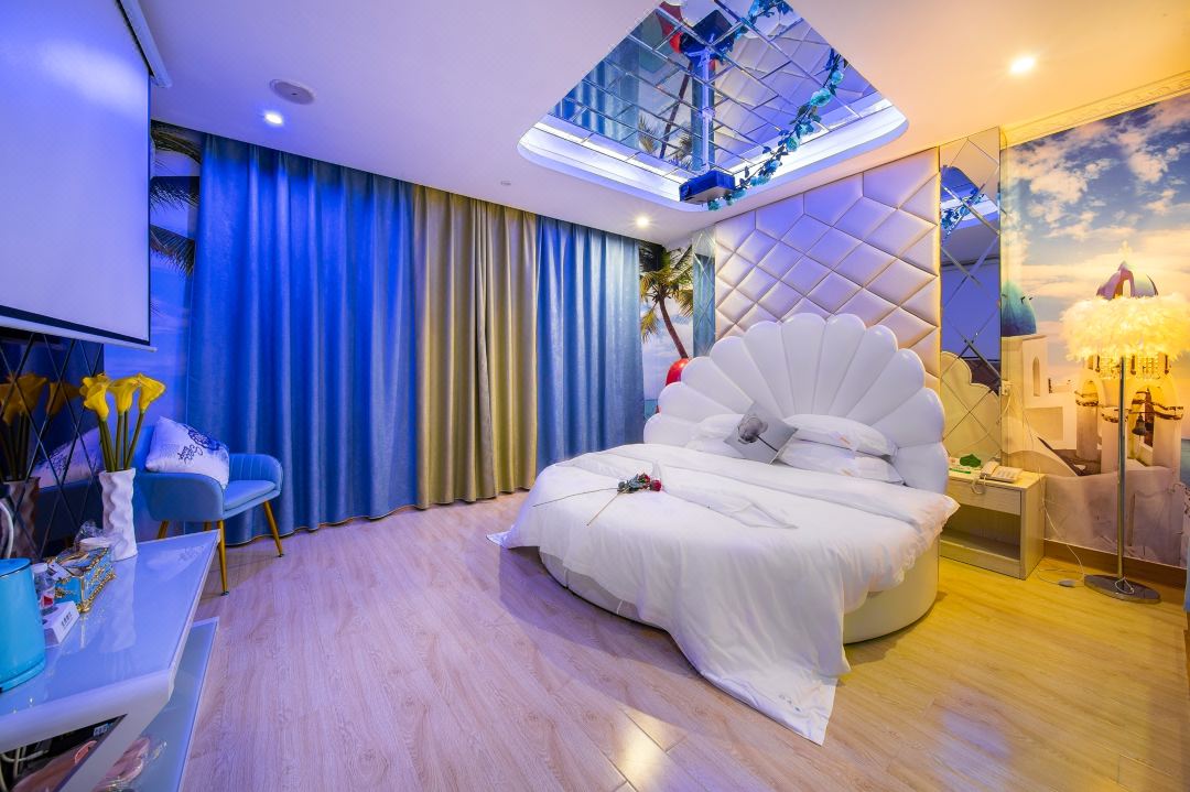 MOMO HOTEL(Dashatin Metro Station Jianshe Road Metro Station Store)
