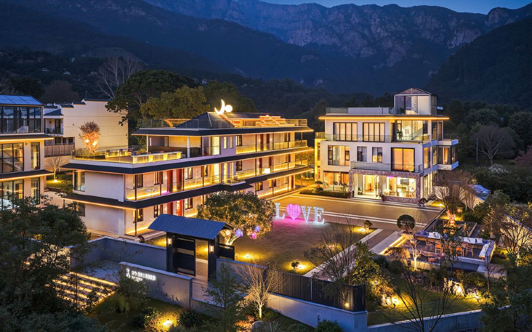 GULUXURY HOTEL