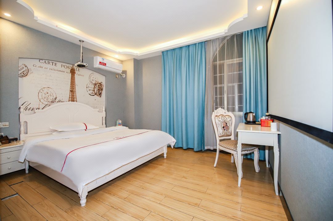 Changsha ziyuege theme hotel (West Bus Station Hunan Business University store)
