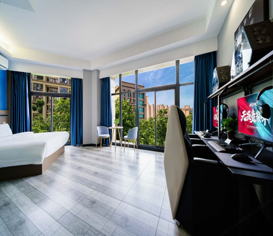 Platinum Guest Esports Hotel (Chongqing Media College Store)