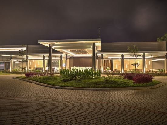 Mambruk Hotel & Convention - Tap to explore photos