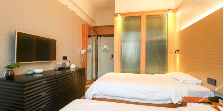 坤园往事精选九点(万平口火车站店)