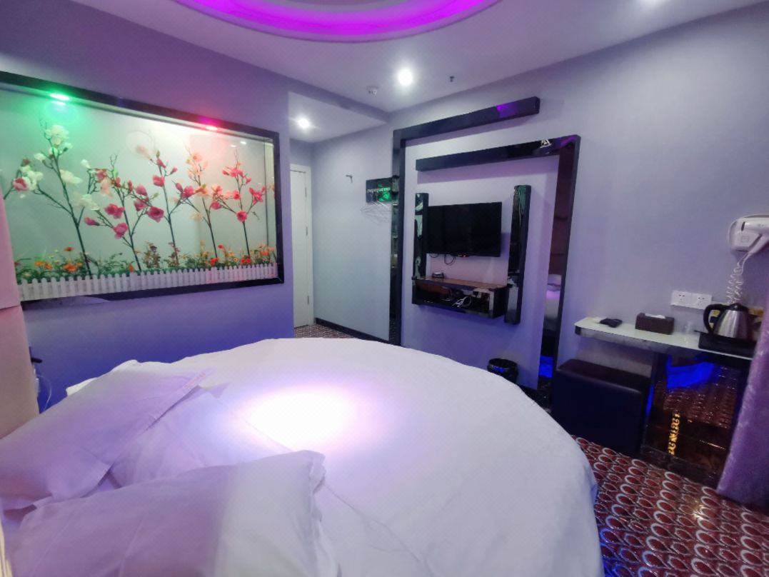 Shanghai Aina Hotel (Songjiang University Town Subway Station)