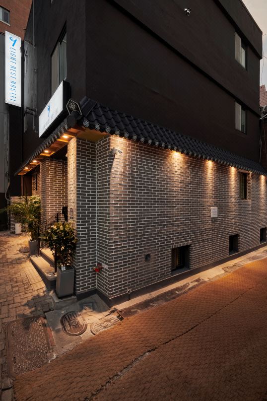 Eight Rest Hostel Myeong-dong