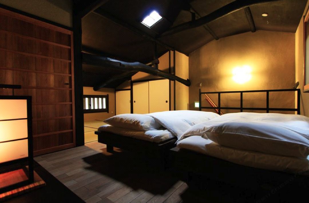 平安宮内裏の宿 