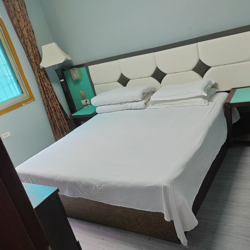 Qunying Hotel