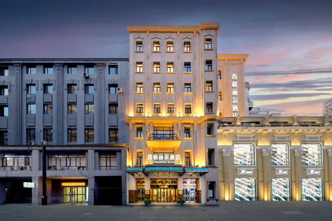 Chandelier Hotel