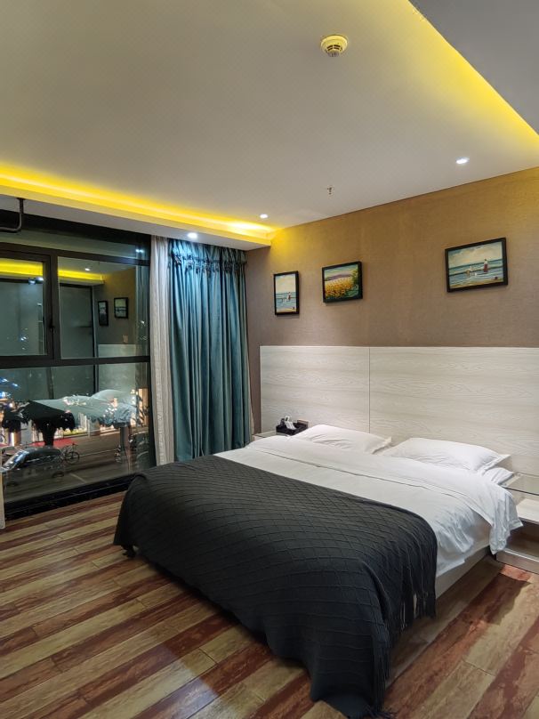Huixianju Yishu Hotel