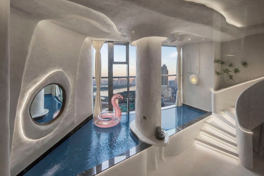 Yiyu Swimming Pool Hotel (Wu Yi Square IFS)