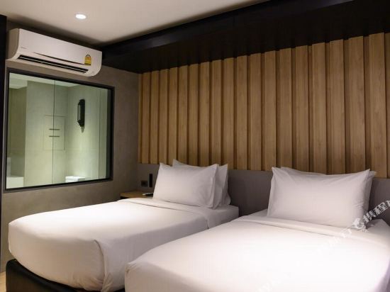 Loft Bangkok Hotel - Tap to explore photos