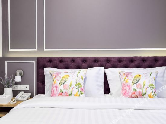 De Lavender Bangkok Hotel - Tap to explore photos