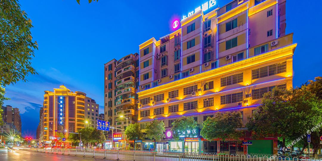 远市清卡尔曼酒店