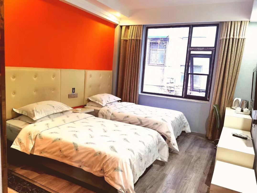 Zhoukou Erqi Express Hotel
