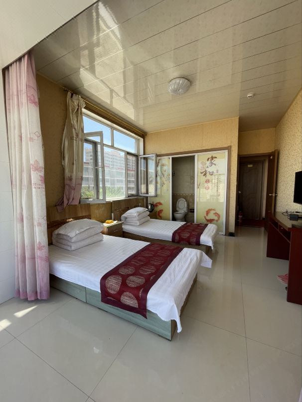 Yanggao Jinlong Hotel