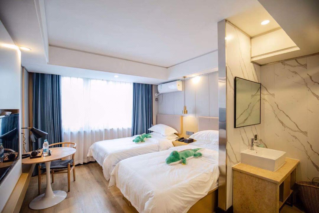Yue Hai Jing Cheng Bo Yue Hotel