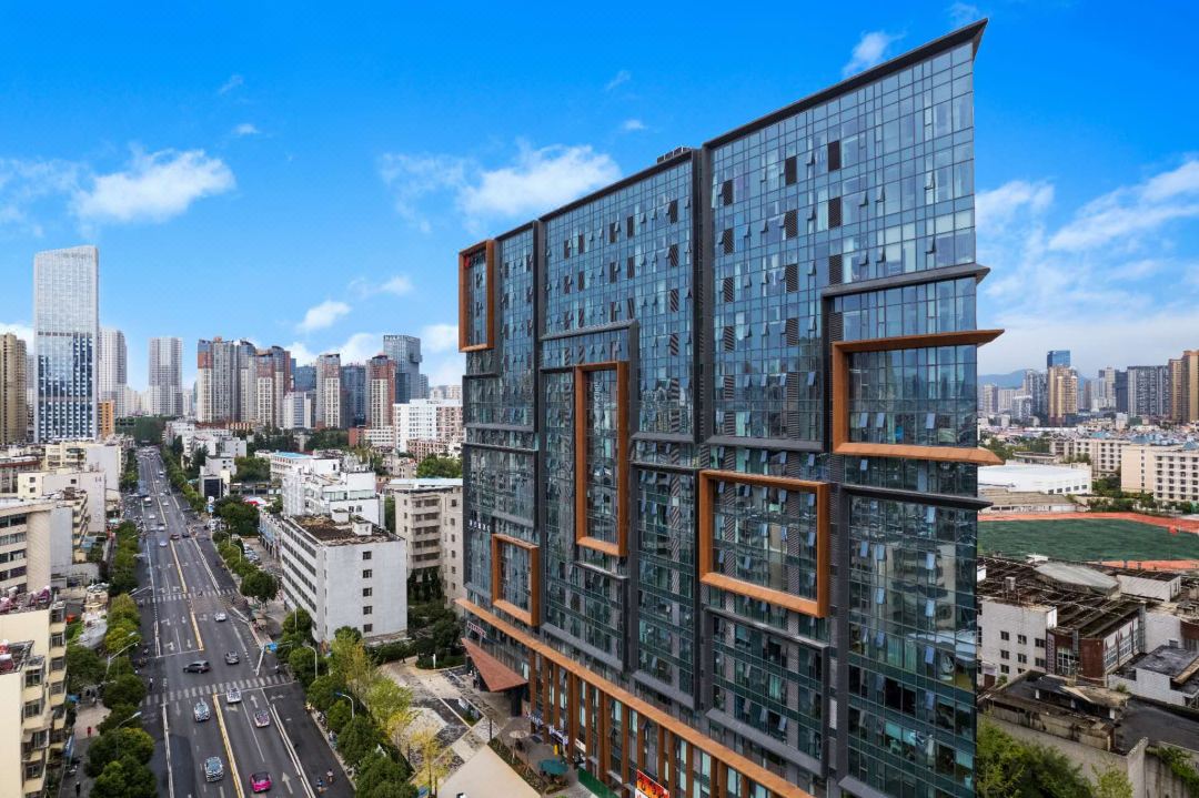 Kaiya Hotel (Kunming Xinying New City Bailong Road Subway Station Branch)