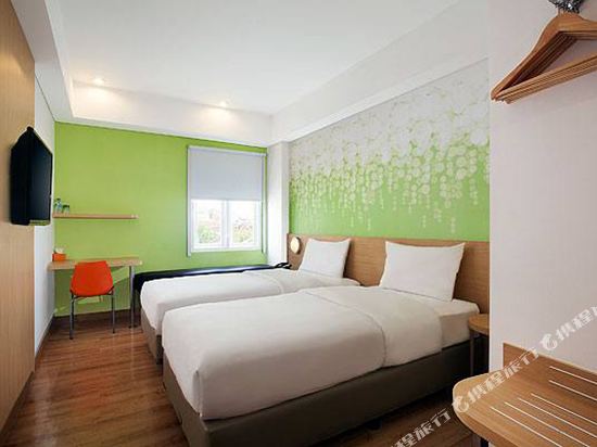 Zest Hotel Yogyakarta - Tap to explore photos